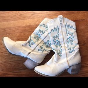 Vegan White Cowboy Boots